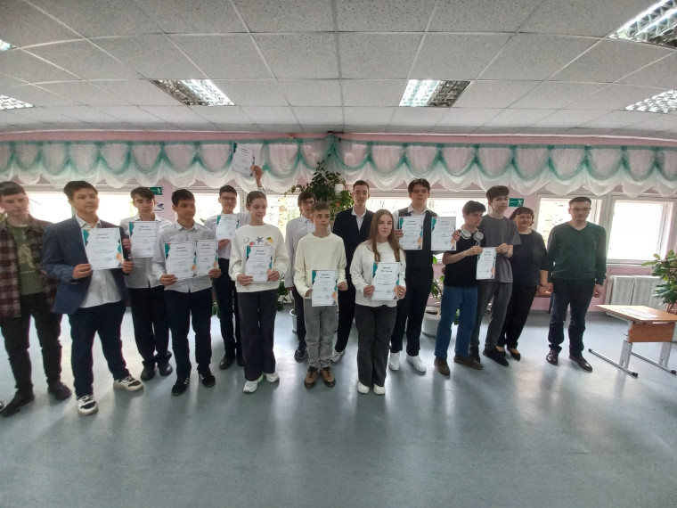 Городские соревнования по скоростной сборке спилс-карт.