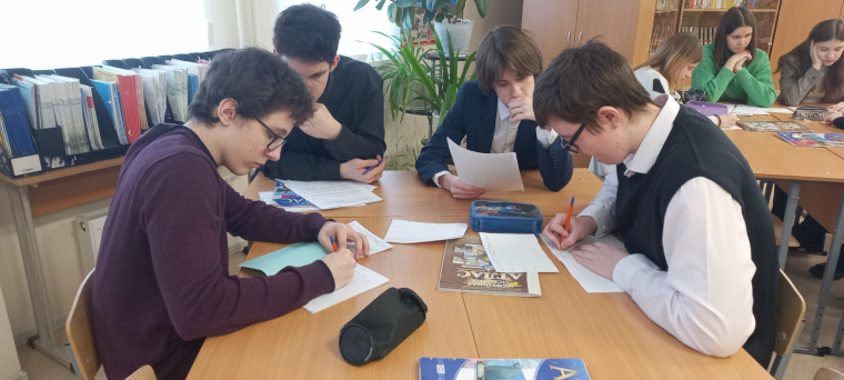 «Кто учит других, учится сам»: вести из 209 кабинета….