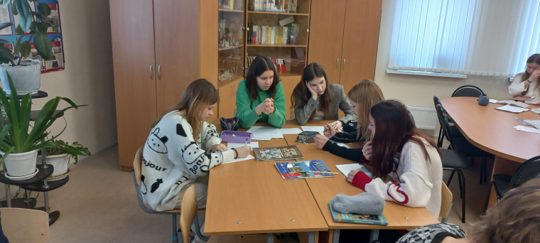 «Кто учит других, учится сам»: вести из 209 кабинета….