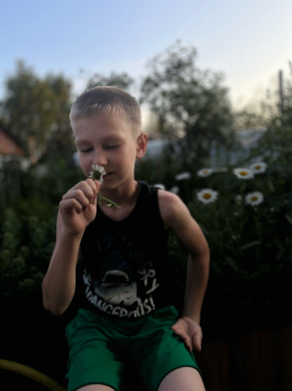 Юные гимназисты дарят миру ромашковое счастье!.