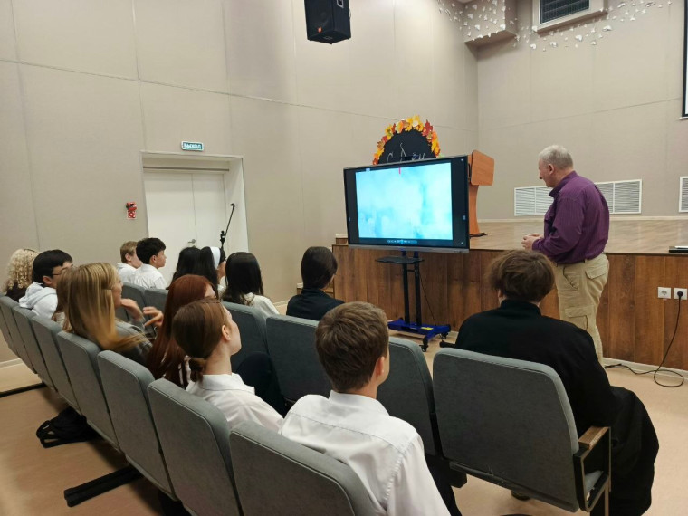 В гимназии прошёл Урок культуры безопасности, посвященный Дню гражданской обороны России.