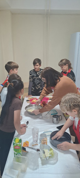 Шарлотка с воспоминаниями: домашнее тепло и уют в 5 "В".