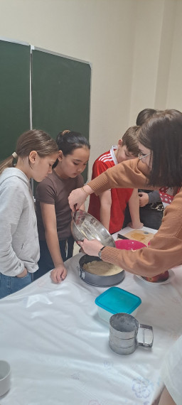 Шарлотка с воспоминаниями: домашнее тепло и уют в 5 "В".